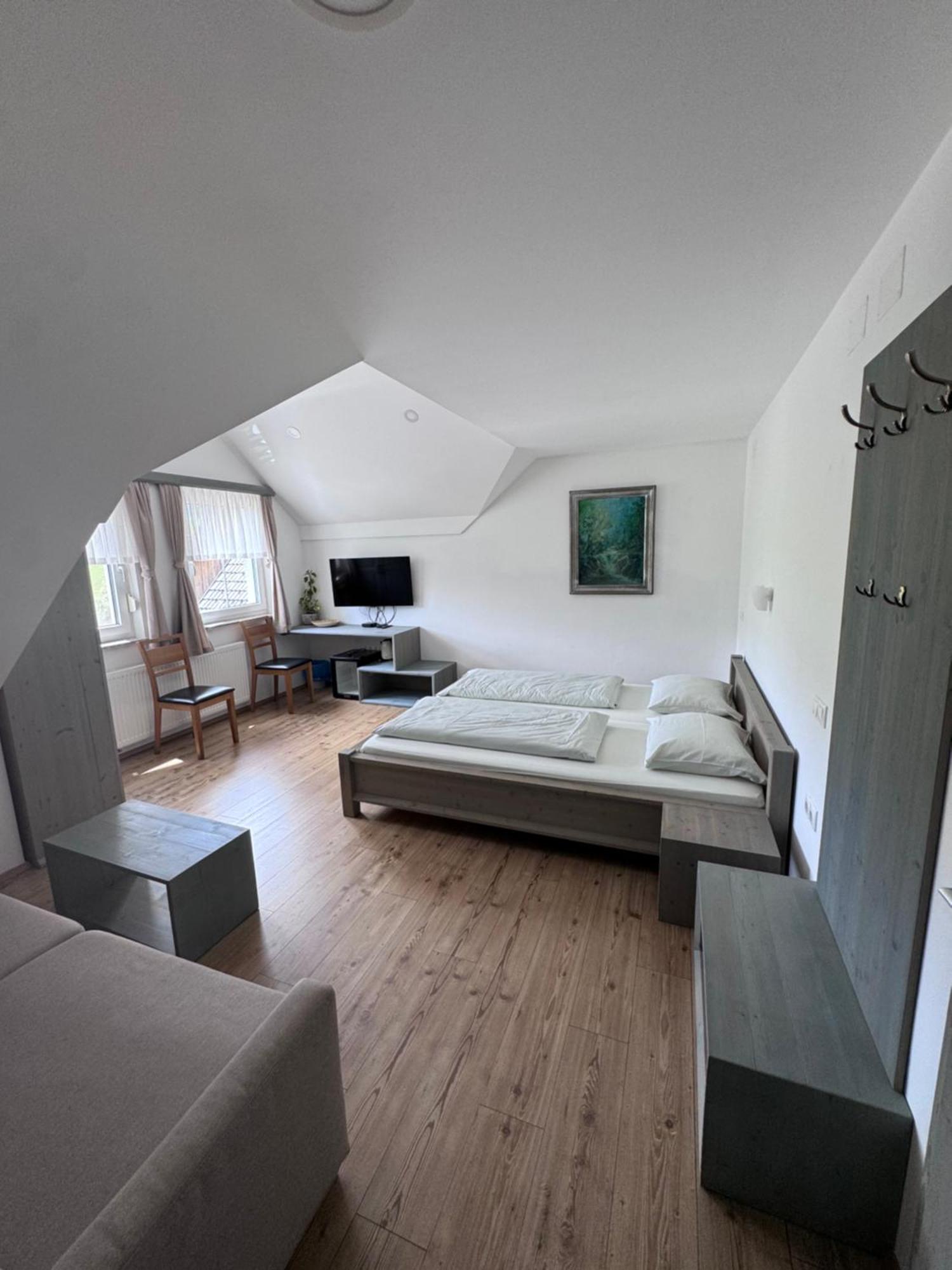 Guesthouse Tolc Сподня Сориця Екстер'єр фото